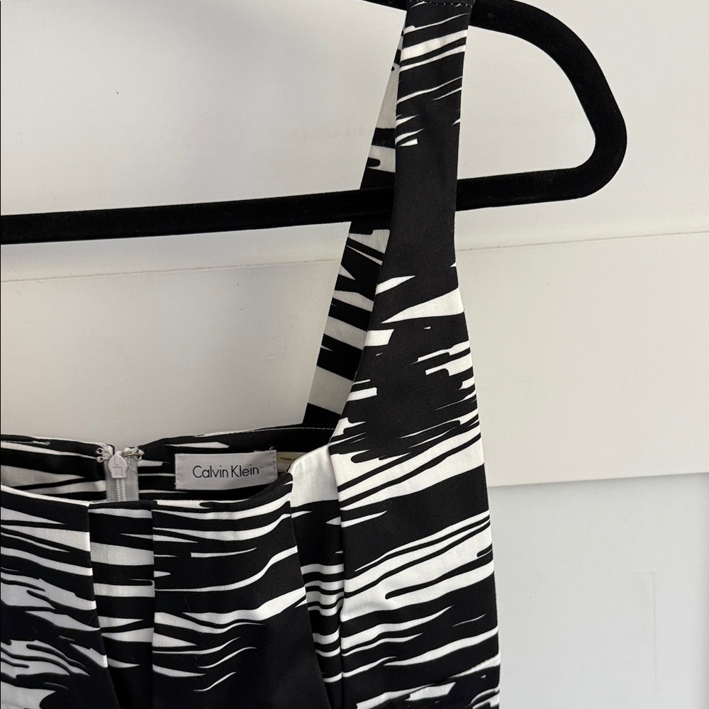 Calvin Klein Structured Stylish Black and White Women's Dress Size 4 - Picture 4 of 6